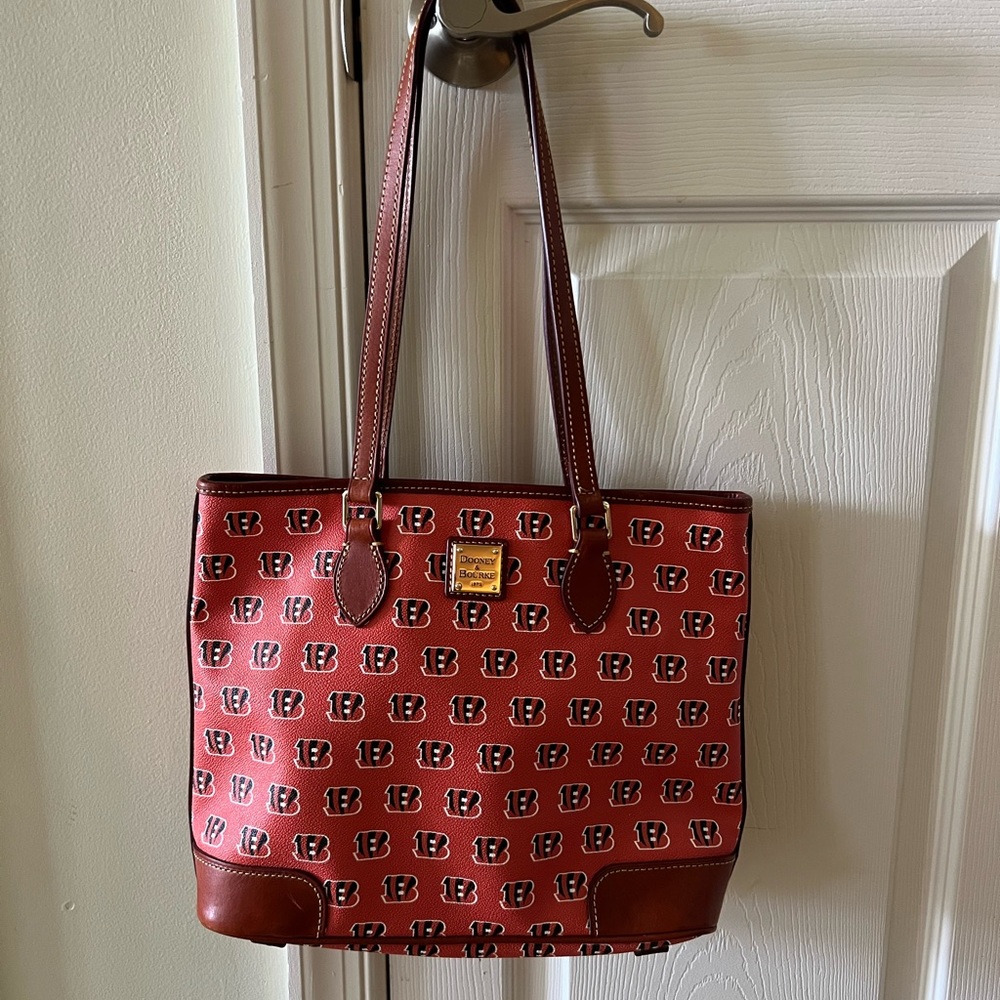 Dooney & Bourke 1975 Bangles purse